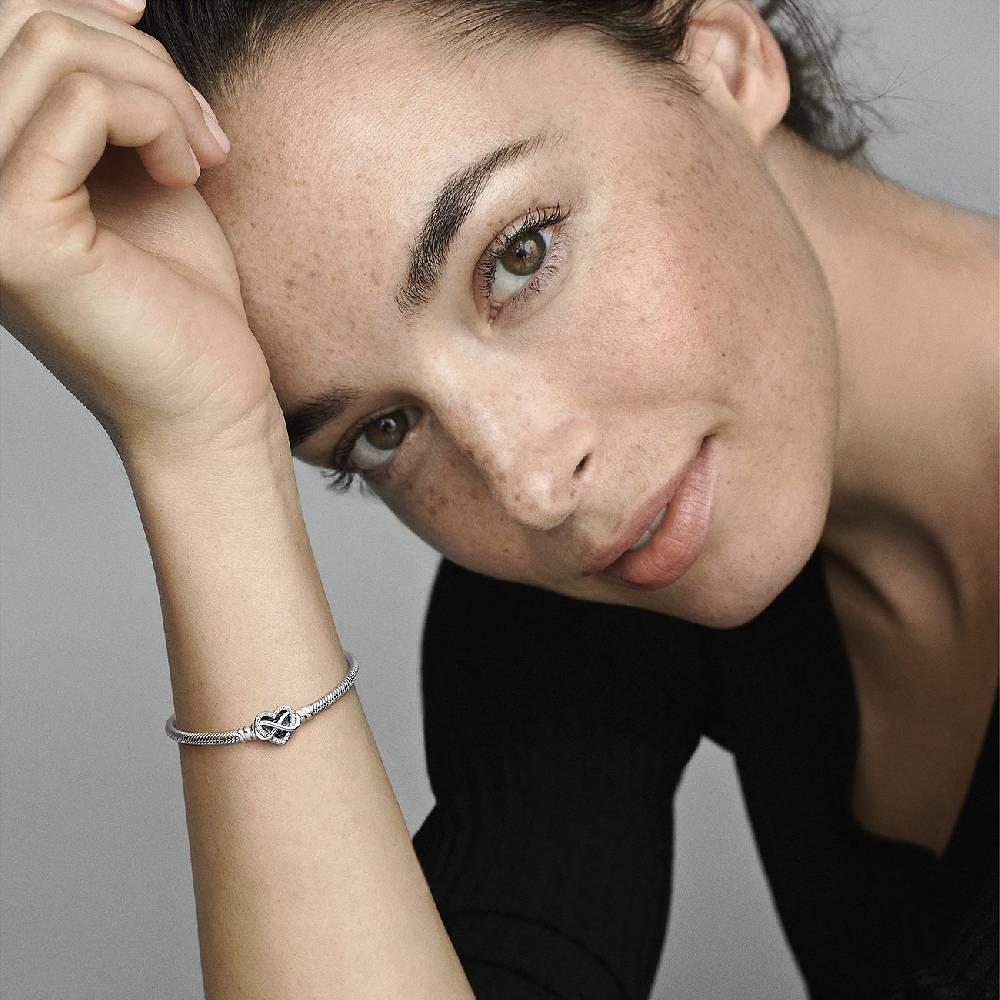 Pandora Armband Moments 50% Rabatt mit kostenlosem Versand