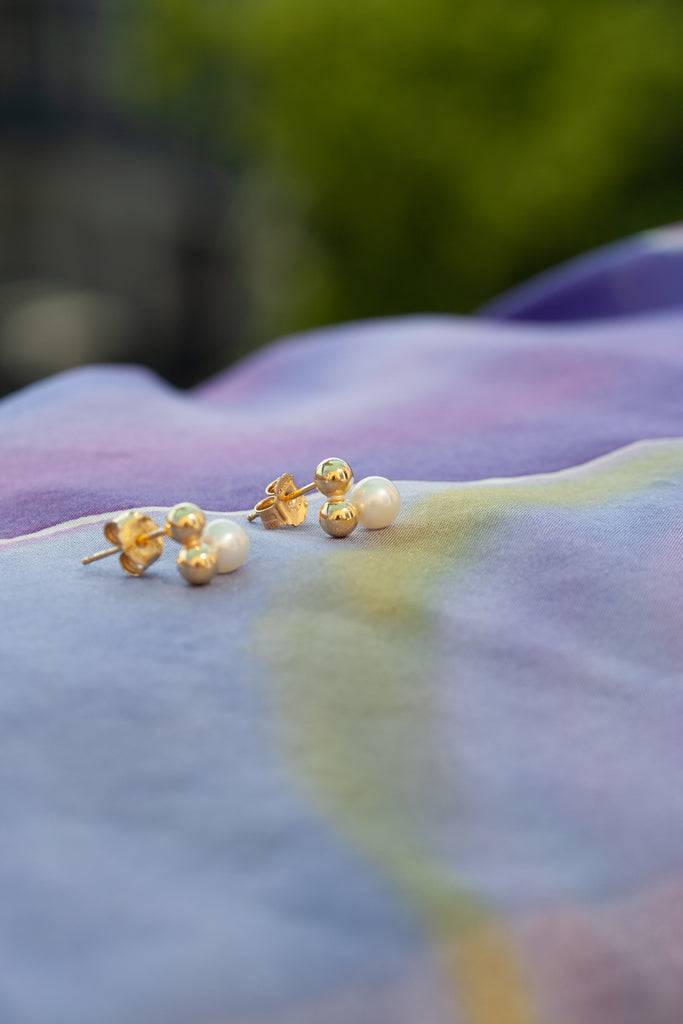 JUKSEREI ELLEN EAR STUDS Sonderangebote