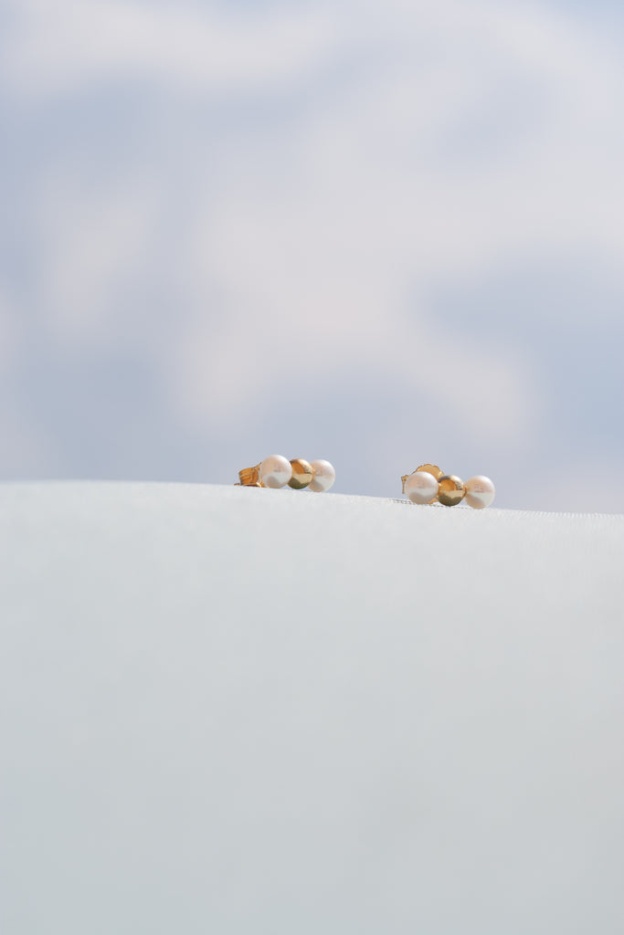 JUKSEREI POETRY EAR STUDS Letzte 2 Tage