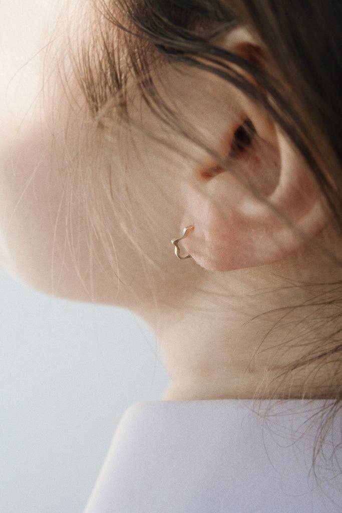 JUKSEREI PINA EAR STUD · GOLD · B-STOCK 2025