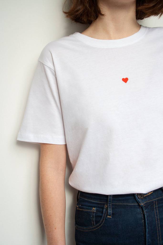 JUKSEREI HEART T-SHIRT Meist gekauft