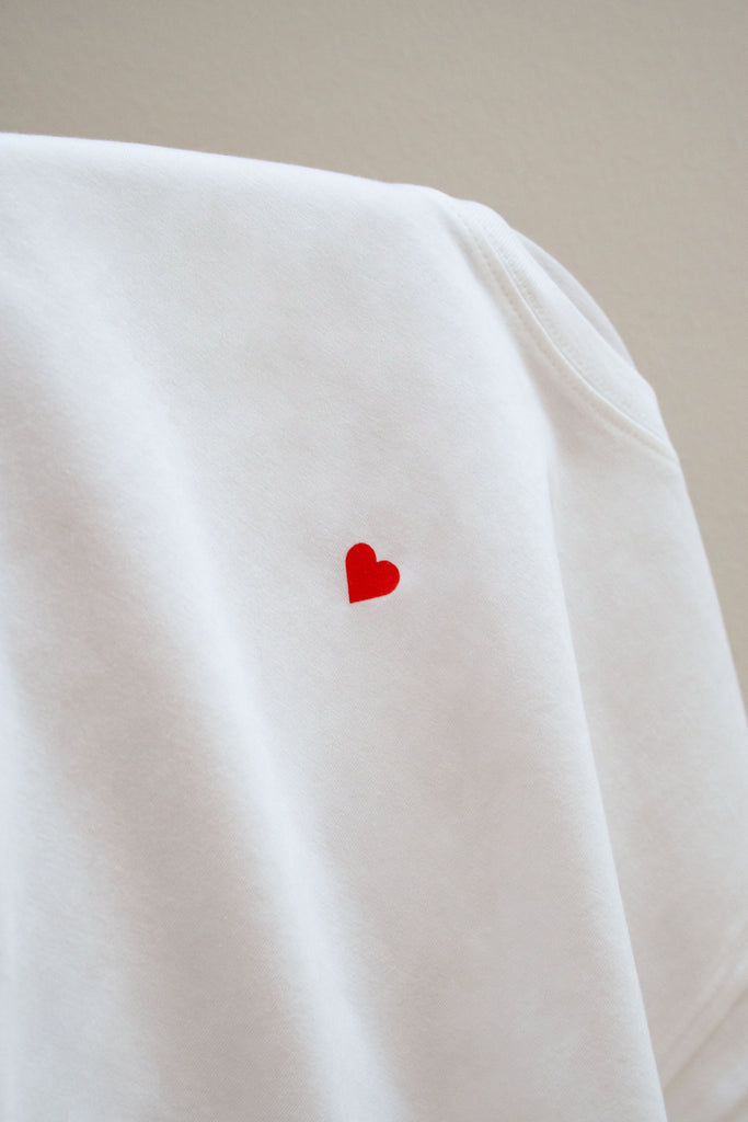 JUKSEREI HEART T-SHIRT Meist gekauft