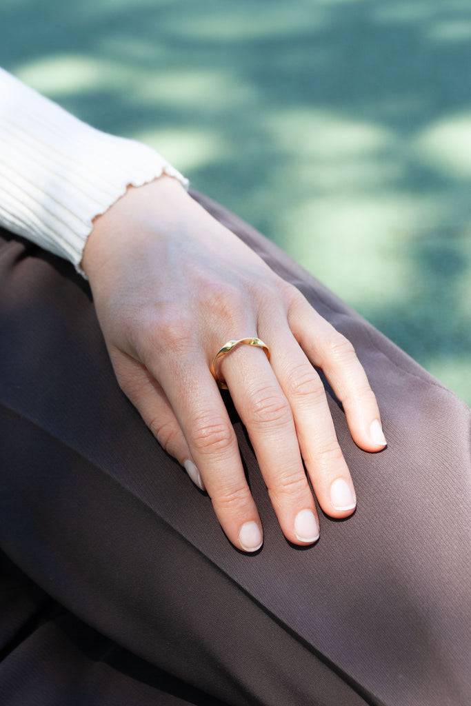 JUKSEREI SWIRL RING Große Rabatte