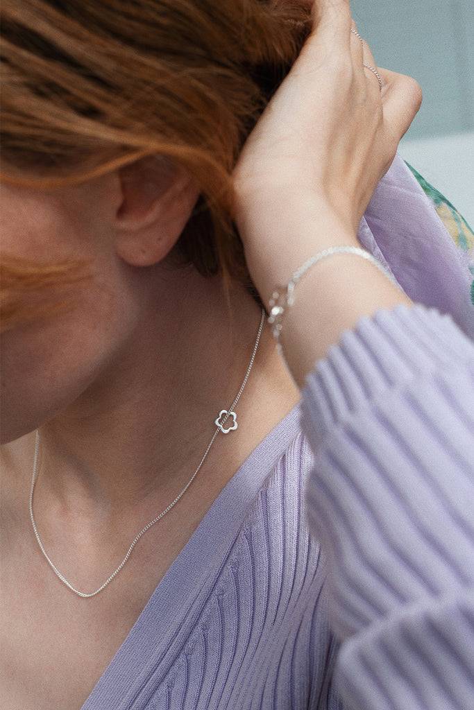 JUKSEREI FLYING FLOW NECKLACE Letzte 3 Tage