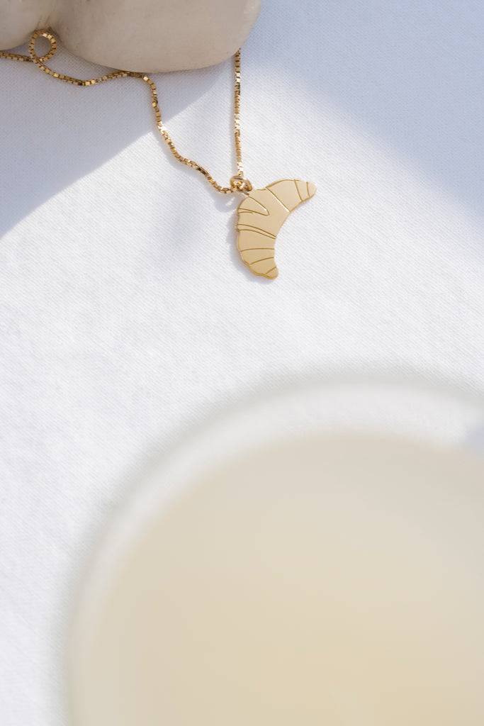 JUKSEREI CROISSANT NECKLACE JETZT KAUFEN