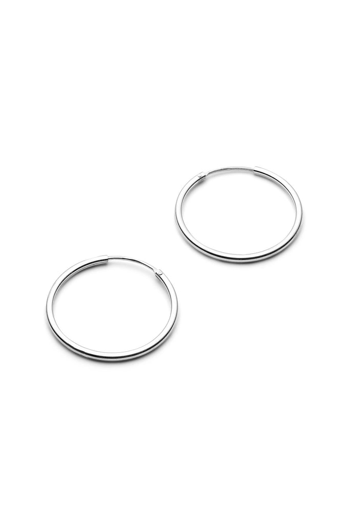 JUKSEREI HOOP EARRINGS 50% Rabatt mit kostenlosem Versand