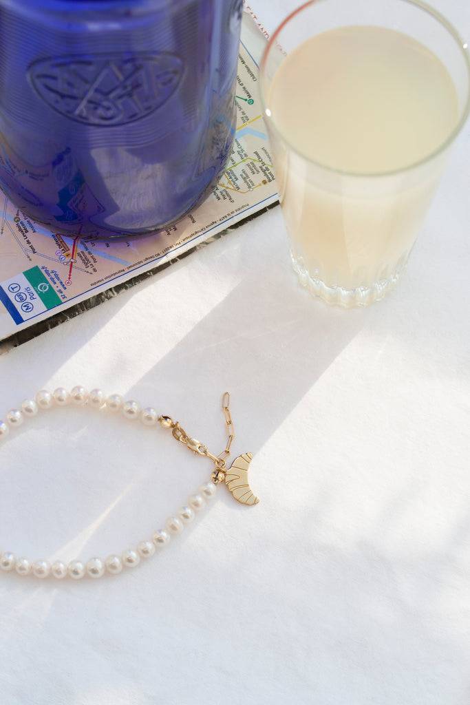 JUKSEREI CROISSANT PEARL BRACELET Begrenzt auf 3 Tage