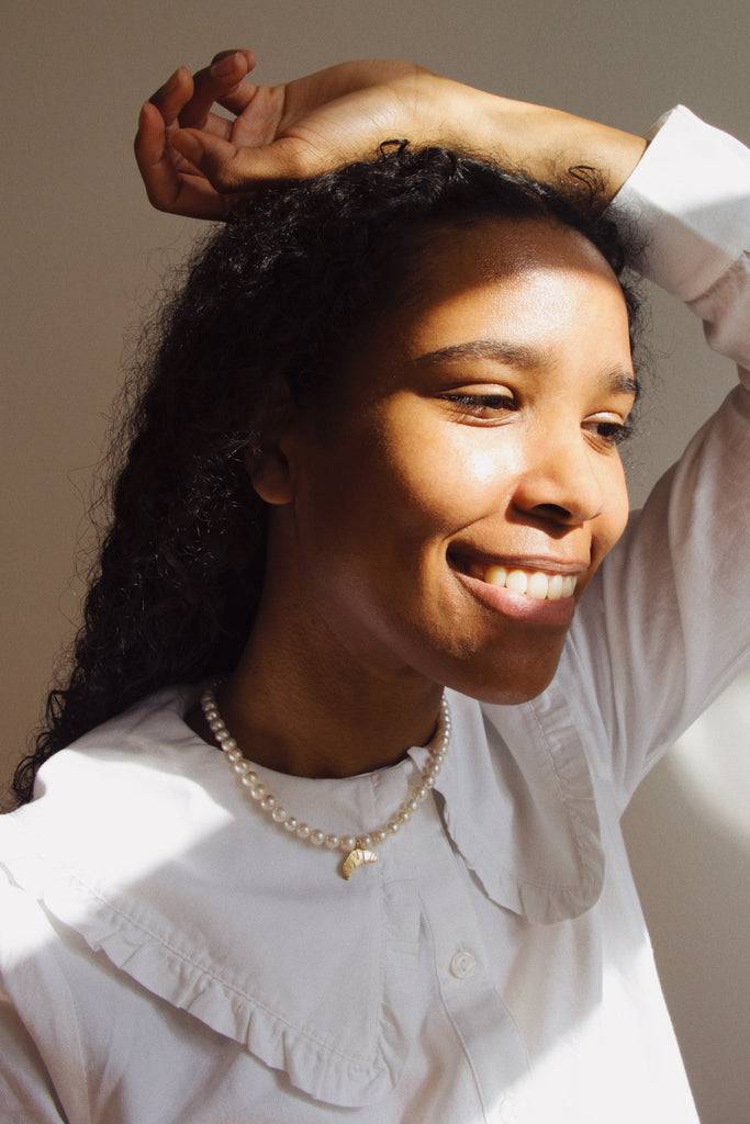 JUKSEREI CROISSANT PEARL NECKLACE Speichern exportieren