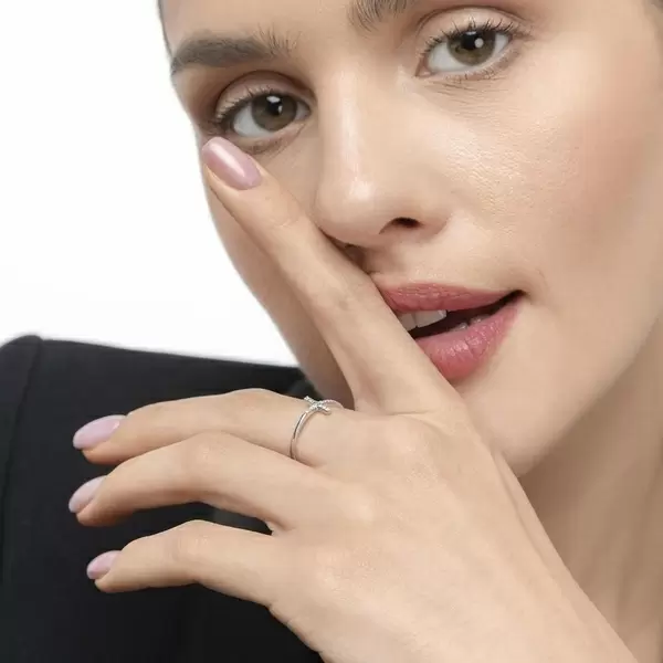Leaf Jewelry Ring Kreuz mit Diamanten, 18 K Weißgold Wochenangebot