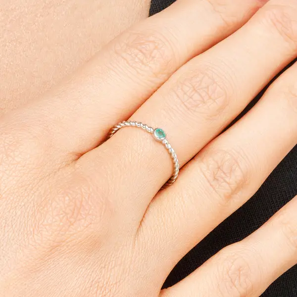 Leaf Jewelry Ring Twist Smaragd, 14K Gelbgold Versandkostenfrei
