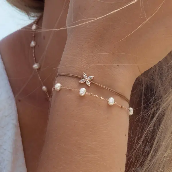 Leaf Jewelry Glücksbändchen Leaf Flower, 18 K Rosegold vergoldet, Beige Bis zu 50% Rabatt