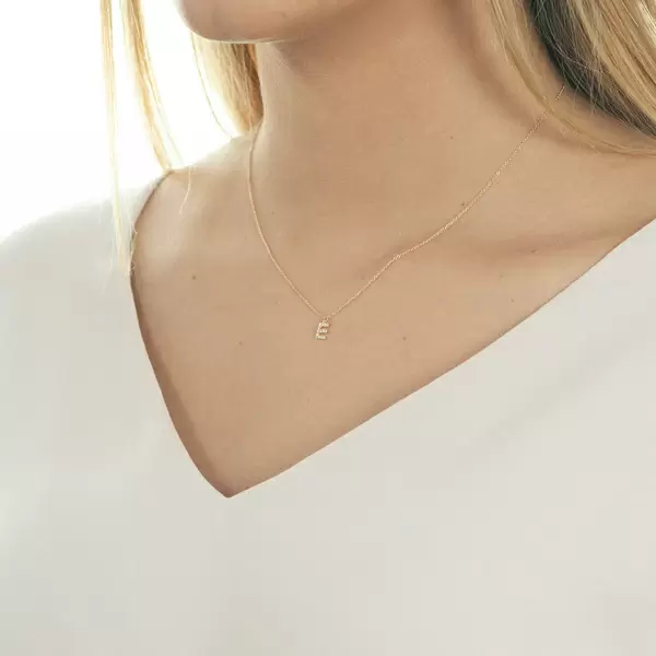 Leaf Jewelry Halskette Letter "E", 14 K Rosegold mit Diamanten Saisonale Angebote