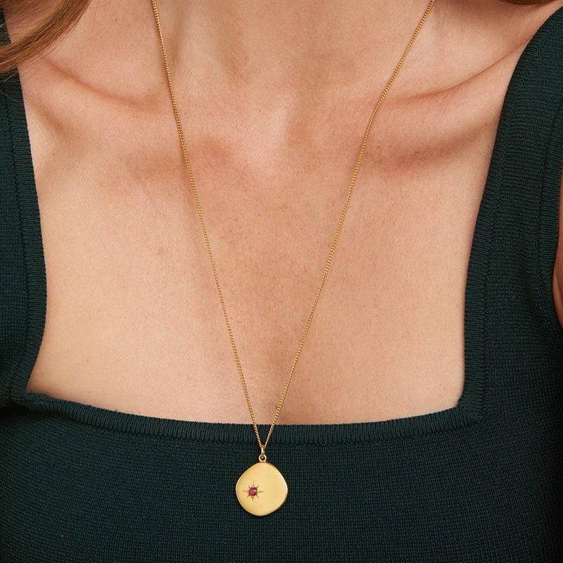 Mosuo Jewellery Geburtsstein Halskette Juli - Vermeil & Rubin Begrenzt auf 3 Tage