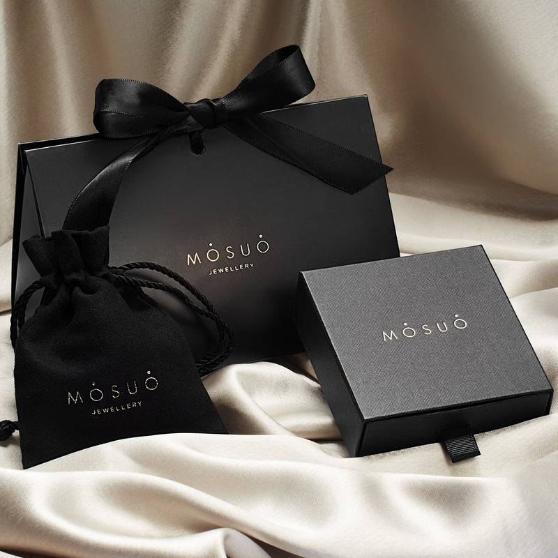 Mosuo Jewellery Diamant Buchstaben Halskette “E” - Vermeil Letzter Tag