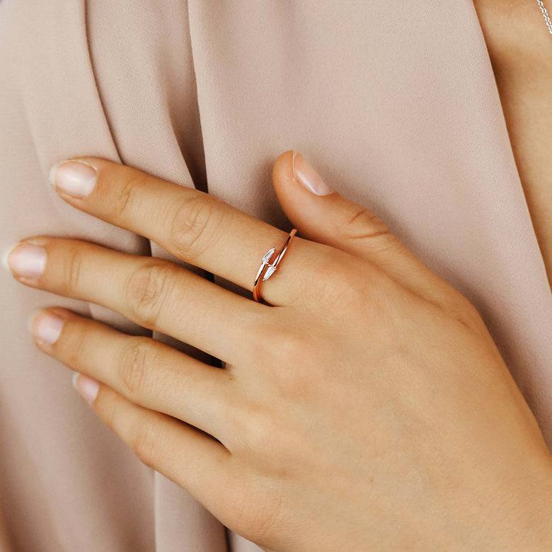 Nana Kay Curvey Glam Ring effilé Rosé Heißer Verkauf