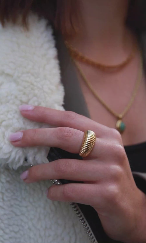 Paul Valentine Avenue Structure Ring Outlet
