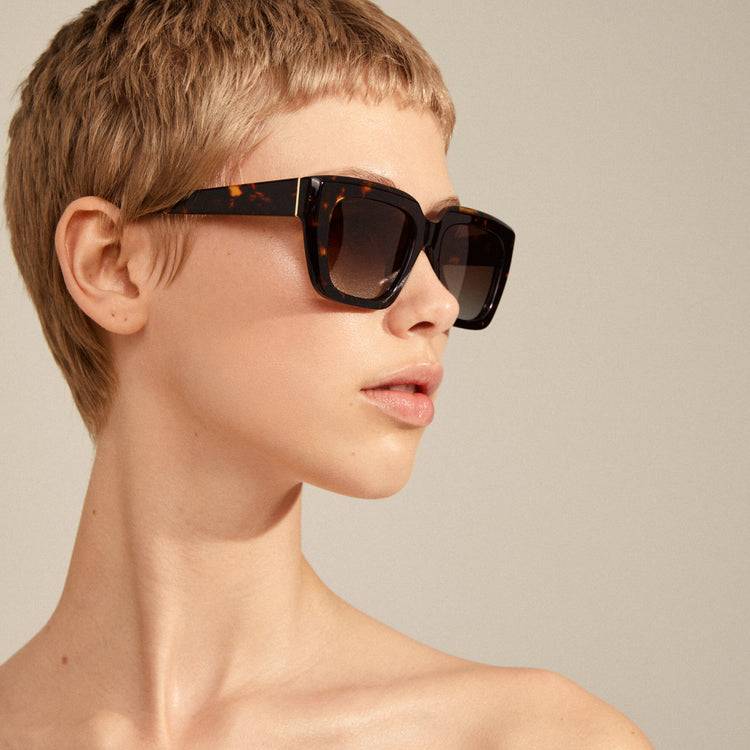 Pilgrim JOGLI Recycelte Sonnenbrille Schildpatt-Braun/Gold Neueste Mode