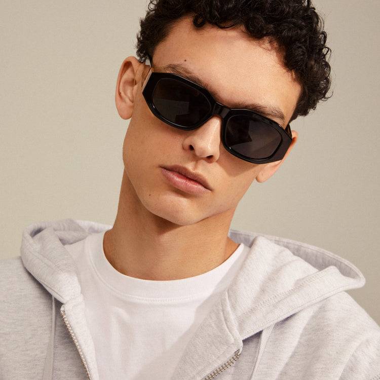 Pilgrim ZAYN Recycelte Sonnenbrille Schwarz/Gold 2025