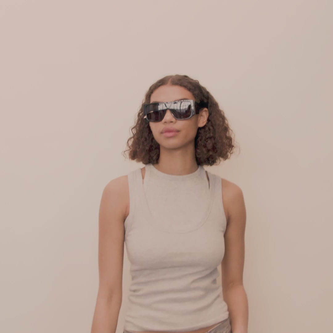 Pilgrim JOHARI Recycelte Sonnenbrille Schwarz Rabatt