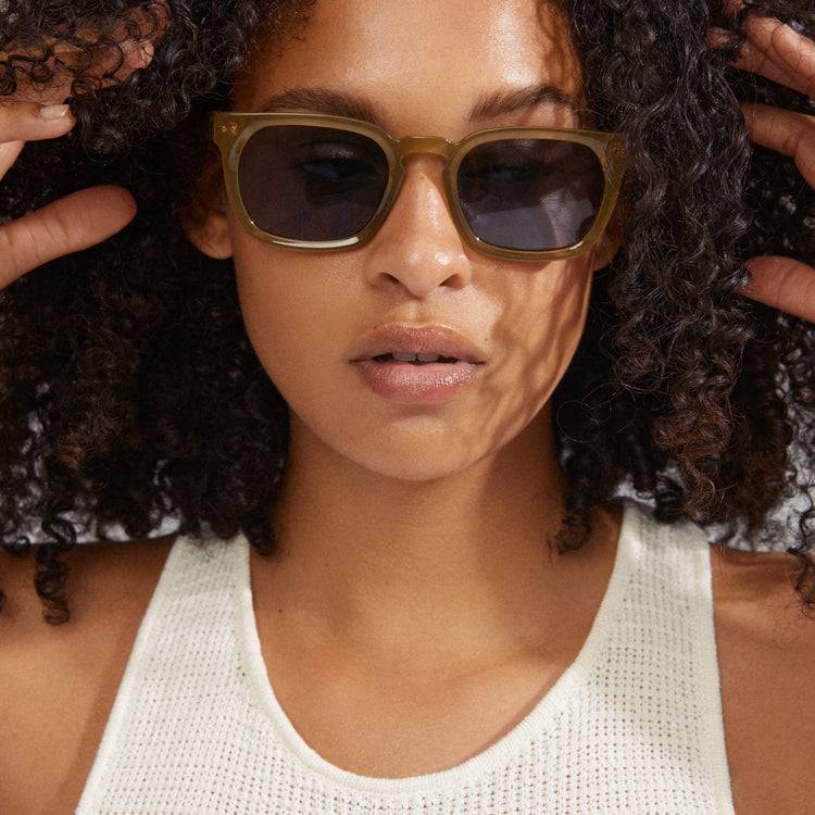 Pilgrim ELETTRA ikonische Retro-Sonnenbrille kristallgrün 50% Rabatt mit kostenlosem Versand