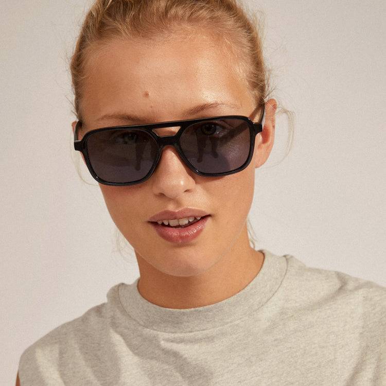 Pilgrim ELODIE recycelte Piloten-Sonnenbrille schwarz Speichern exportieren