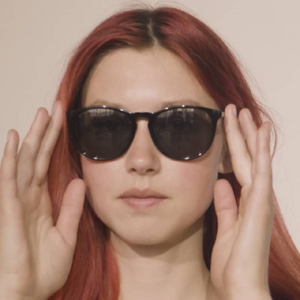 Pilgrim CAMILLA recycelte klassische Sonnenbrille schwarz 2025