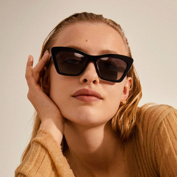 Pilgrim DAKOTA eckige Cat-Eye-Sonnenbrille schwarz Valentinstagsangebot