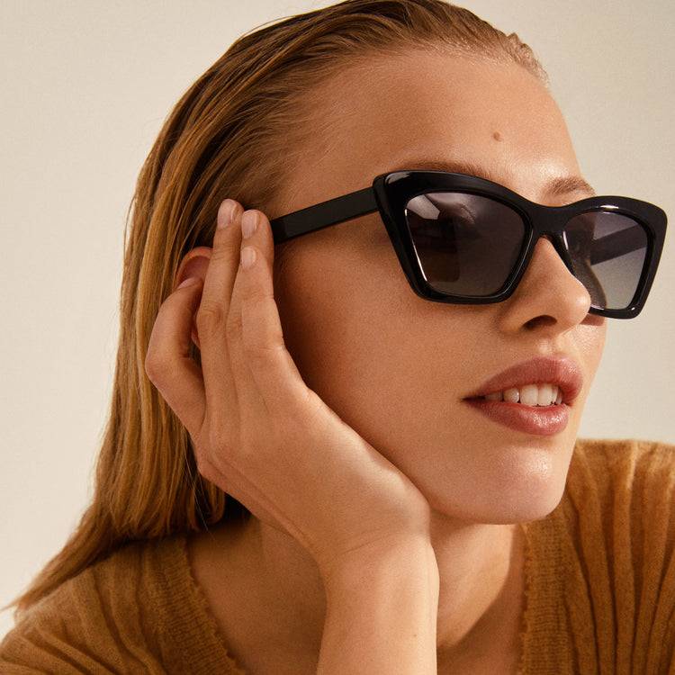 Pilgrim DAKOTA eckige Cat-Eye-Sonnenbrille schwarz Valentinstagsangebot