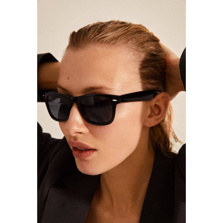 Pilgrim REESE Sonnenbrille im Retro-Stil schwarz Neueste Mode