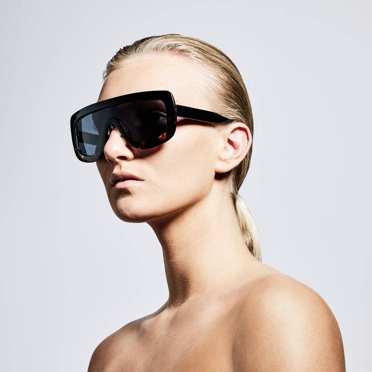 Pilgrim FIDELIA oversized Shield-Sonnenbrille, Schildpatt dunkel Neuheiten