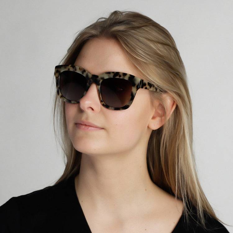Pilgrim Sonnenbrille : Dael : Grau VIP-Rabatte