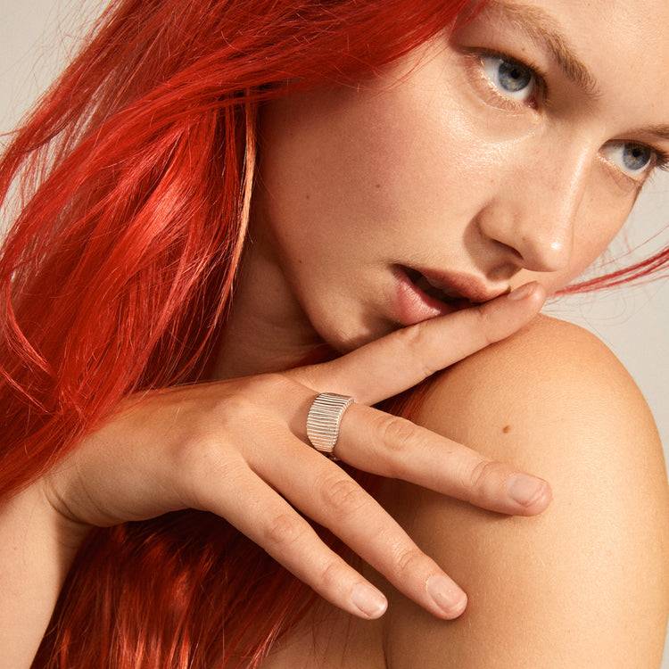 Pilgrim JEMMA Ring mit viereckigem Siegel, versilbert Hotsell