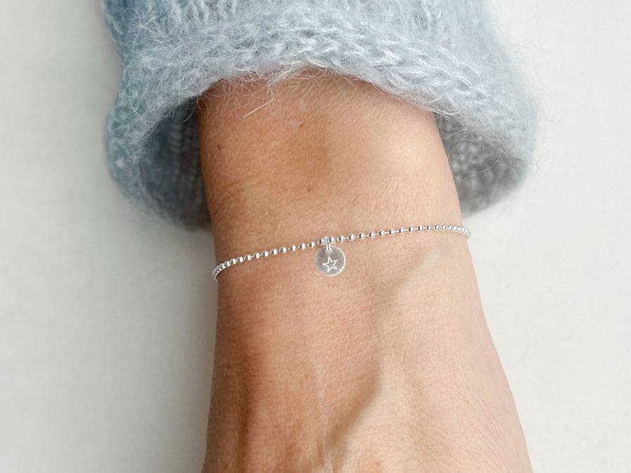 Renna Deluxe Armband mit STERN und Buchstaben-Anhänger Silber Große Rabatte