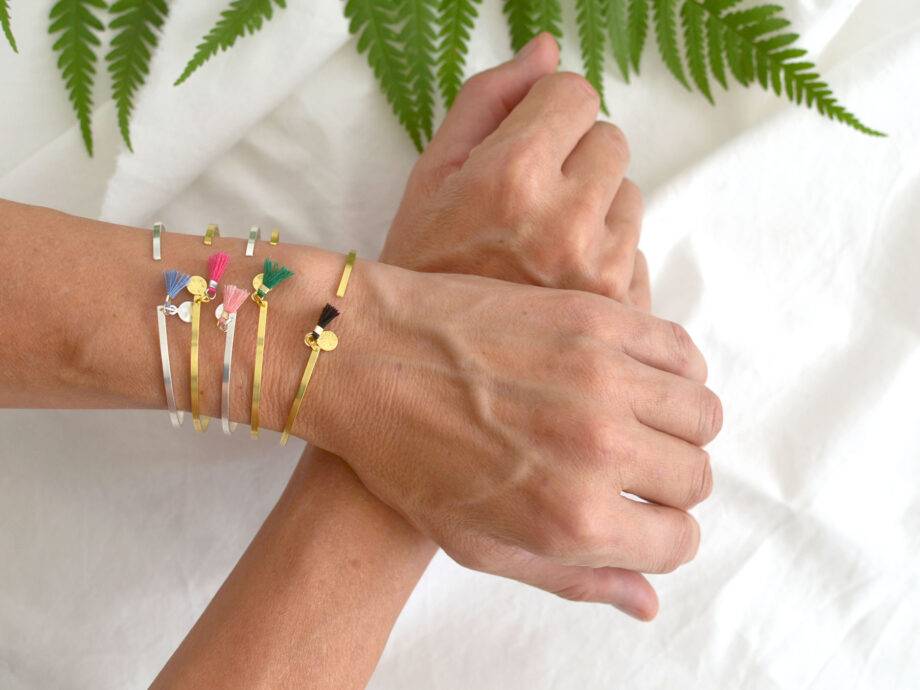 Renna Deluxe Armreif in Gold, Goldarmreif mit niedlicher Tassel im Boho-Stil VIP-Rabatte