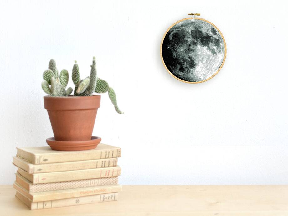 Renna Deluxe MOND _ Bild im Stickrahmen Clearance-Verkauf