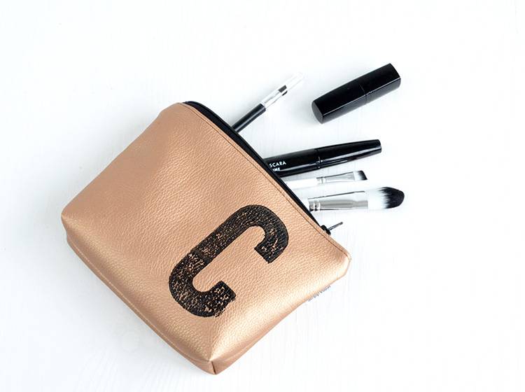 Renna Deluxe Kosmetiktasche Metallic KUPFER mit Buchstabe / vegan Saisonschlussverkauf