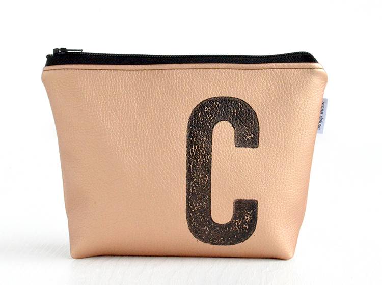Renna Deluxe Kosmetiktasche Metallic KUPFER mit Buchstabe / vegan Saisonschlussverkauf