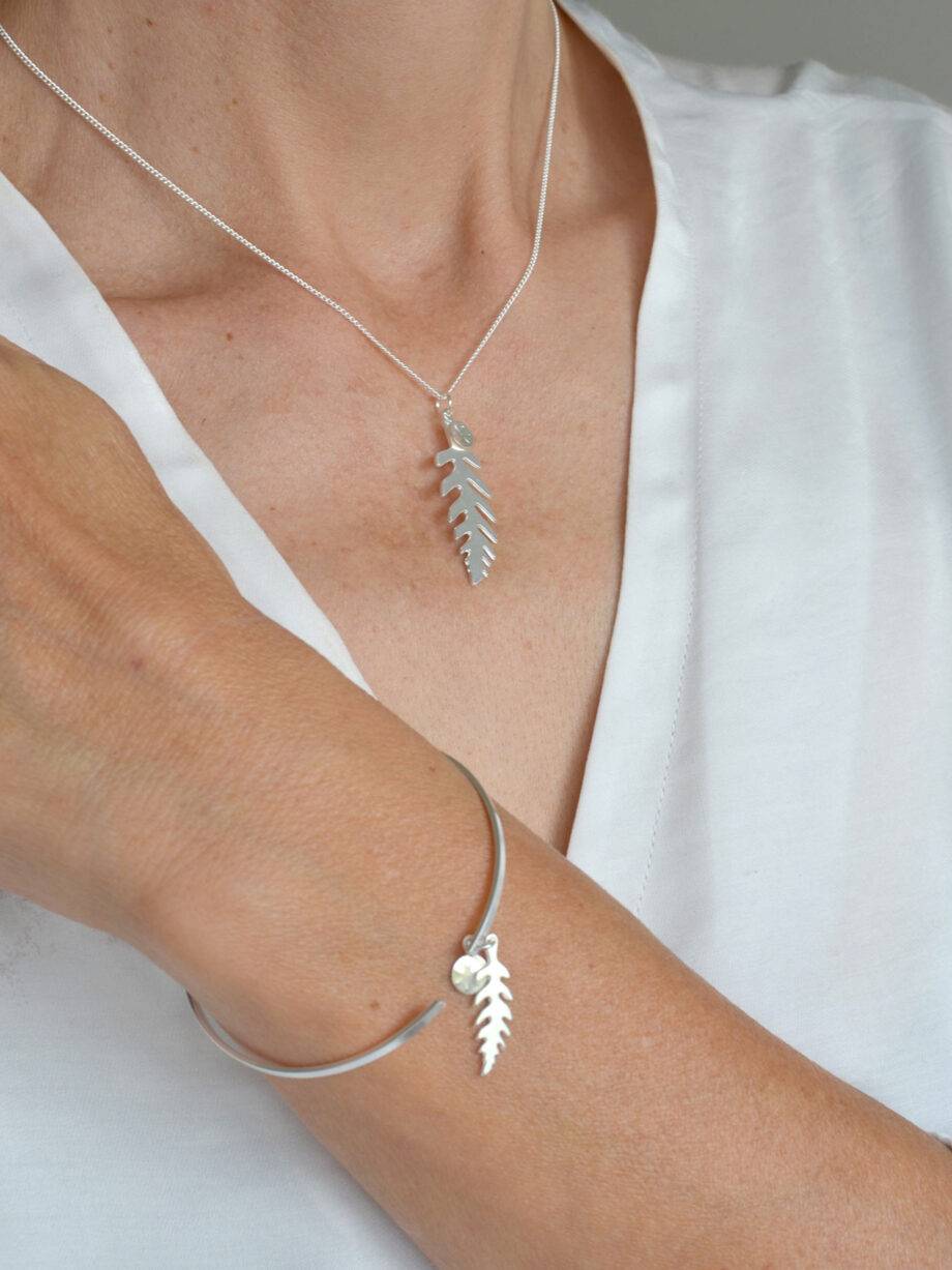 Renna Deluxe Lange Kette mit Farn Blätter in Silber Letzter Tag