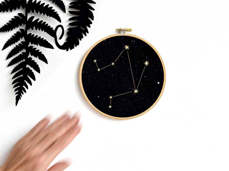 Renna Deluxe Schütze Sternzeichen Bild im Stickrahmen Sonderangebot