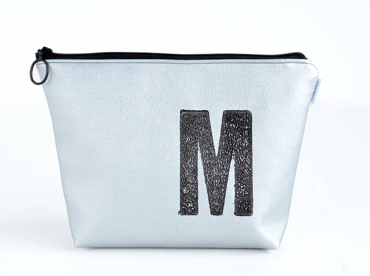 Renna Deluxe Waschtasche Metallic SILBER mit Buchstabe vegan Günstiger Verkauf