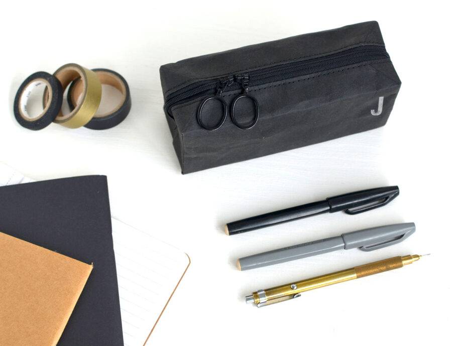 Renna Deluxe Federmäppchen mit Monogramm personalisiert in Schwarz Vatertagsangebot