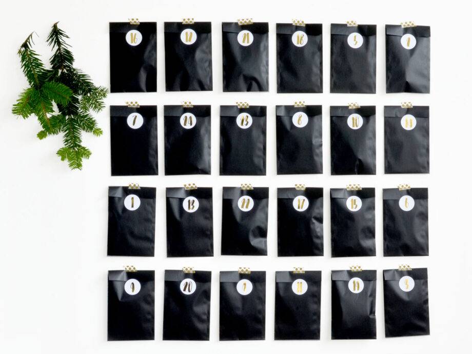 Renna Deluxe Adventskalender SILBER metallic mit schwarzen Tüten Online Outlet