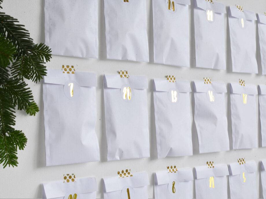 Renna Deluxe Adventskalender Gold metallic mit weißen Papiertüten Versandkostenfrei