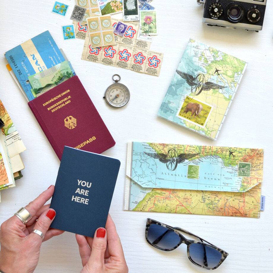 Renna Deluxe Atlas Reiseetui Groß – Etui aus Landkarten Neueste Mode