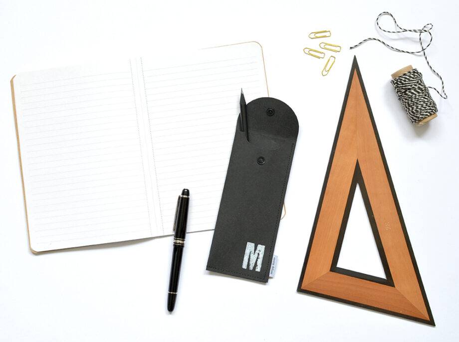 Renna Deluxe Schwarzes Stifteetui mit Monogramm vegan für Herren Exklusive Angebote