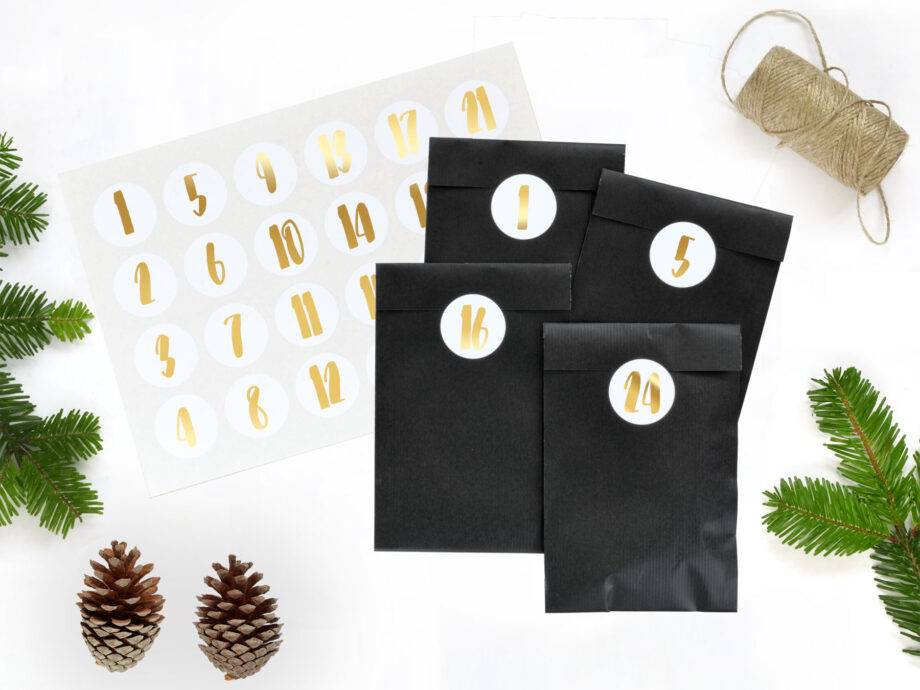 Renna Deluxe Adventskalender Gold metallic mit schwarzen Tüten Letzter Tag