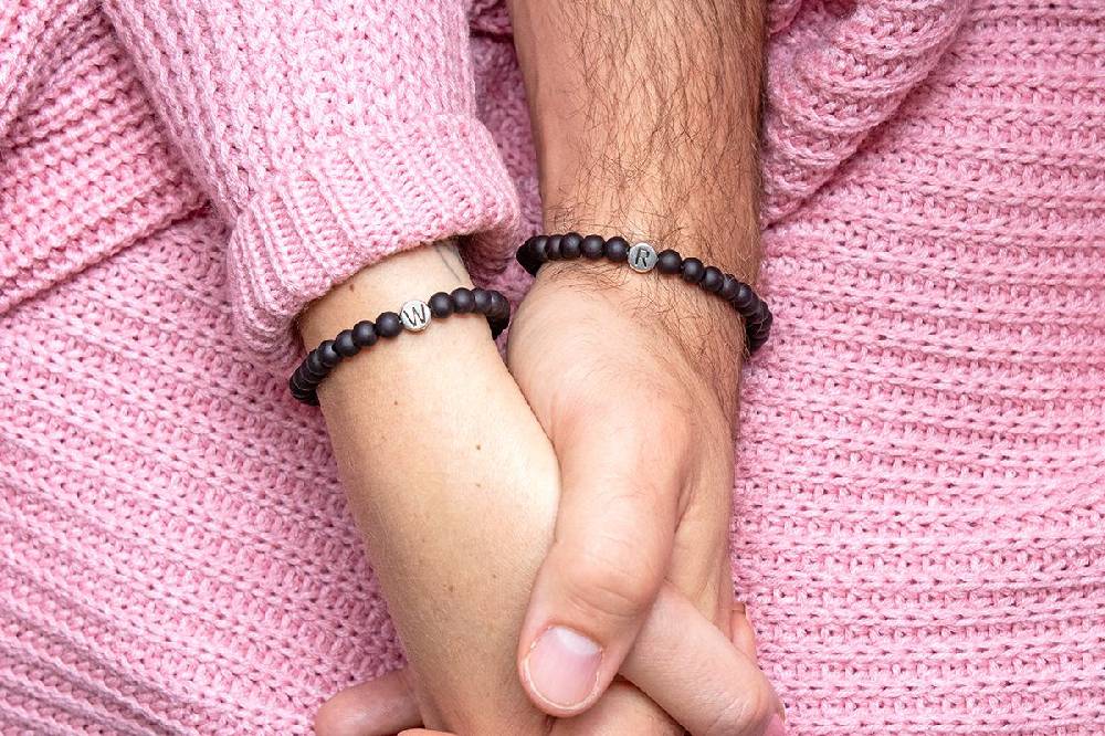 Sadingo Partnerarmband Set aus schwarzen Acrylperlen Super Rabatt