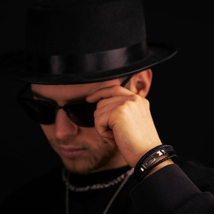 Save Brave Dreifach gewickeltes Lederarmband Logan mit Kreuz Online