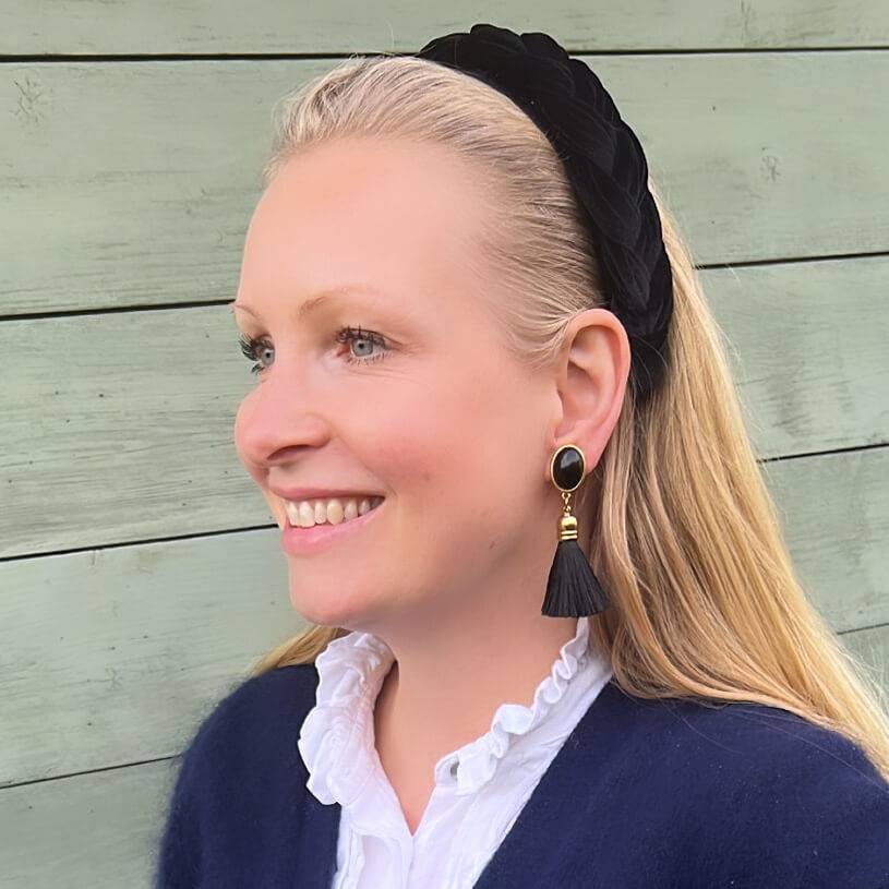 SchwesterSchwester Schwarze Ohrringe als Ohrstecker in Schwarz mit schwarzer Quaste von AmuseToi Begrenzte Freigabe