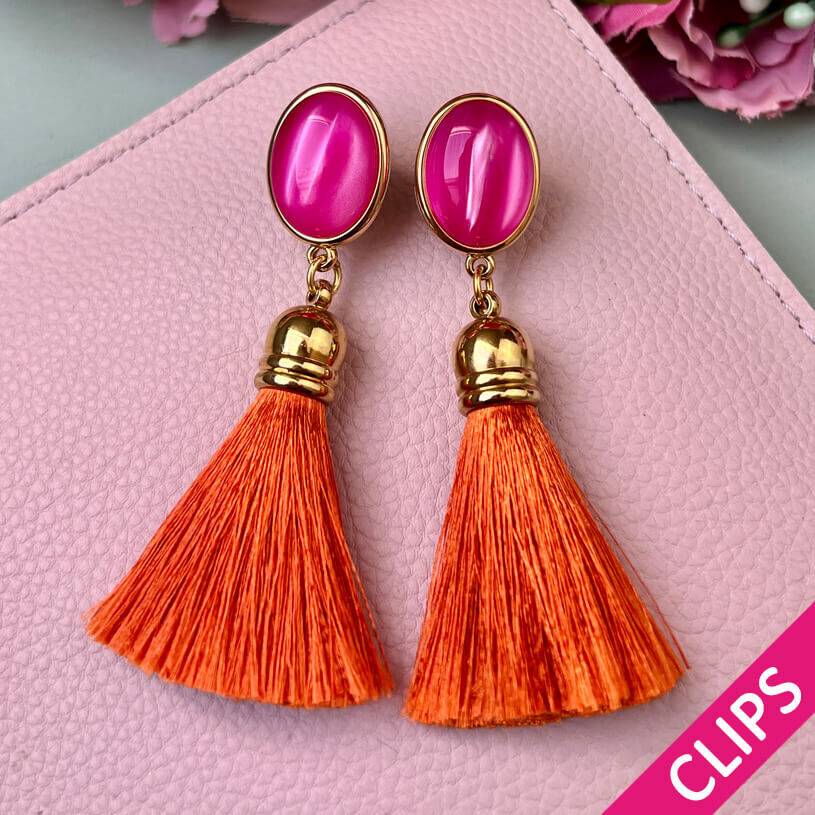 SchwesterSchwester Vergoldete Ohrclips in Pink mit Quaste in Rostorange von AmuseToi Auslauf